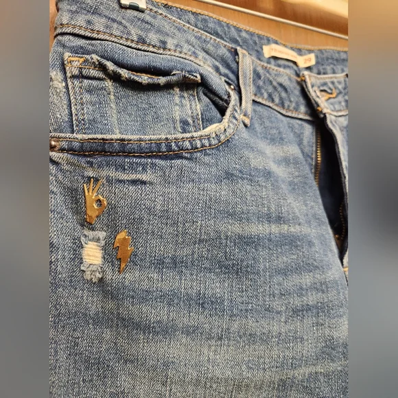 Levis Distressed Women's High Rise Skinny Jeans - Picture 3 of 4